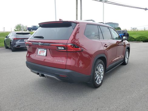 Certified 2024 Toyota Grand Highlander AWD image 4