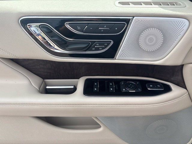 Used 2021 Lincoln Navigator Reserve w/ Luxury Package AWD/4WD image 14
