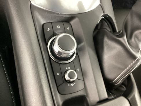 Used 2024 MAZDA MX-5 Miata Sport RWD image 17