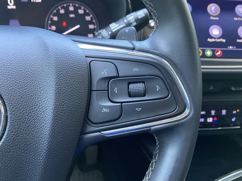 Used 2021 Buick Envision Essence FWD image 18