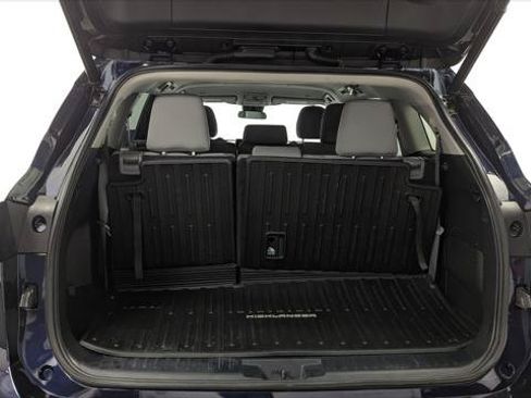 Used 2023 Toyota Highlander LE FWD image 18