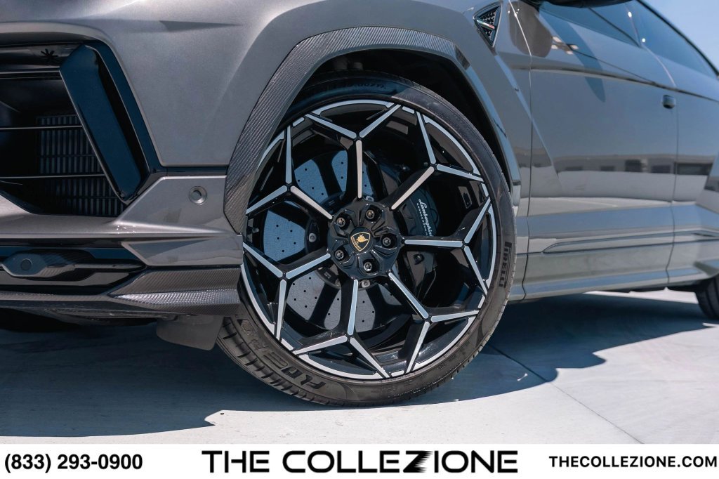 Used 2023 Lamborghini Urus Performante AWD/4WD image 11