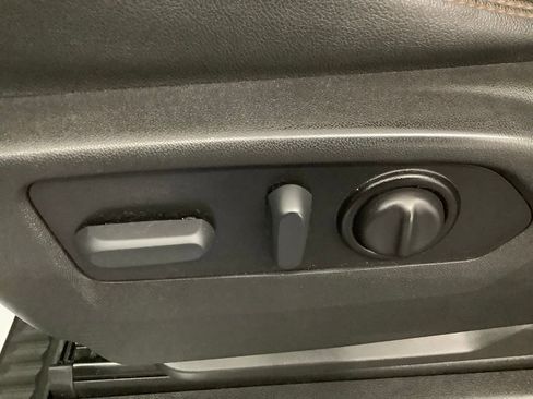 Used 2022 GMC Sierra 1500 AT4 w/ AT4 Premium Package image 10