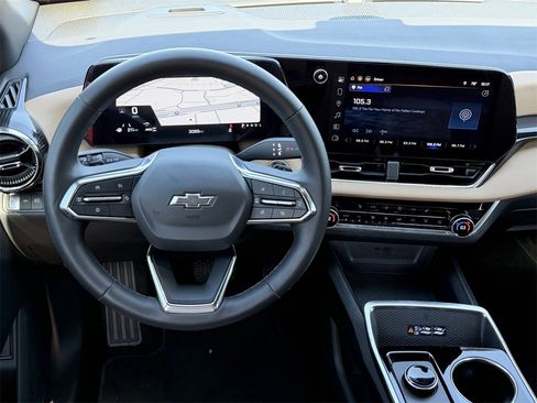 New 2026 Chevrolet Equinox ACTIV w/ Safety and Technology Package image 11