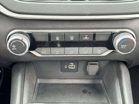 Used 2024 Nissan Altima 2.5 S FWD image 17