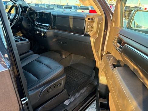 Used 2024 GMC Sierra 1500 SLT image 27