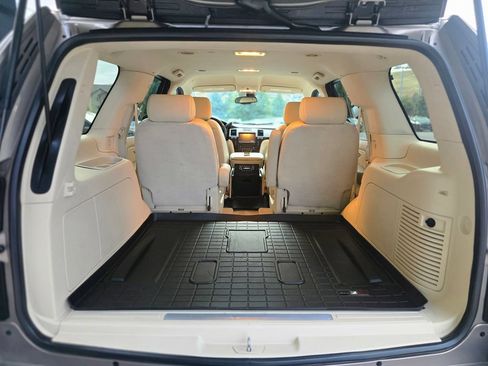 Used 2007 Cadillac Escalade AWD w/ Information Package image 18
