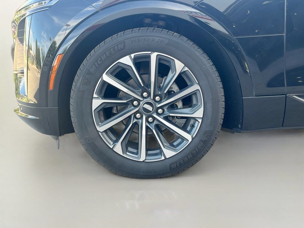 Used 2025 Cadillac Lyriq Sport AWD/4WD image 32