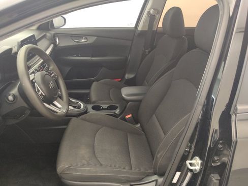 Used 2021 Kia Forte LXS FWD image 17
