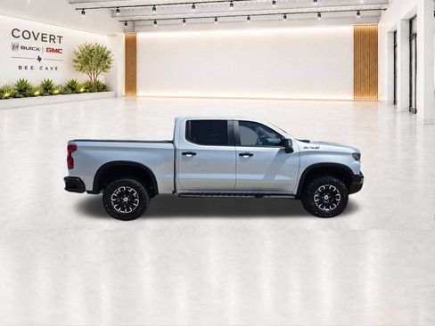 Used 2022 Chevrolet Silverado 1500 ZR2 w/ Technology Package AWD/4WD image 16