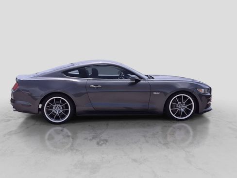 Used 2016 Ford Mustang GT RWD image 9