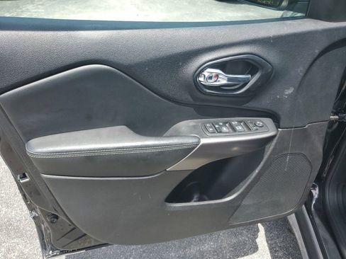 Used 2021 Jeep Cherokee Latitude Lux image 7