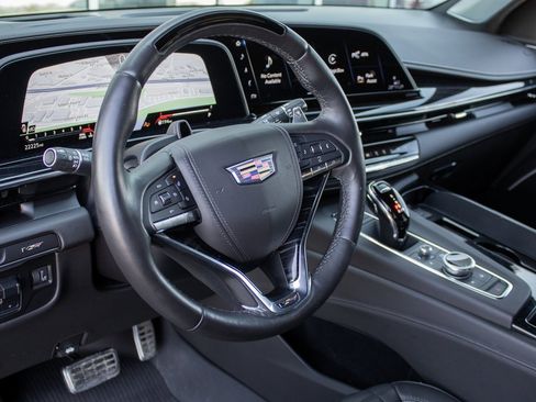 Used 2023 Cadillac Escalade V w/ LPO, ONYX Package image 11