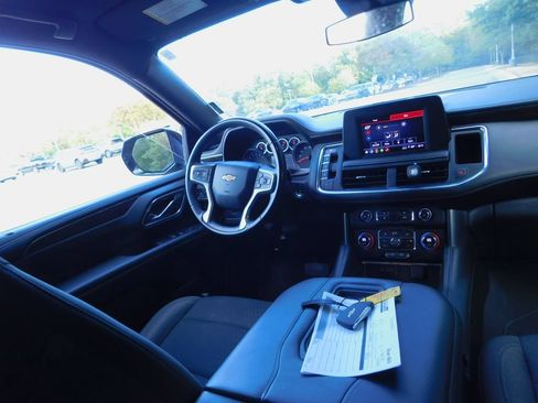 Used 2023 Chevrolet Suburban LS AWD/4WD image 2