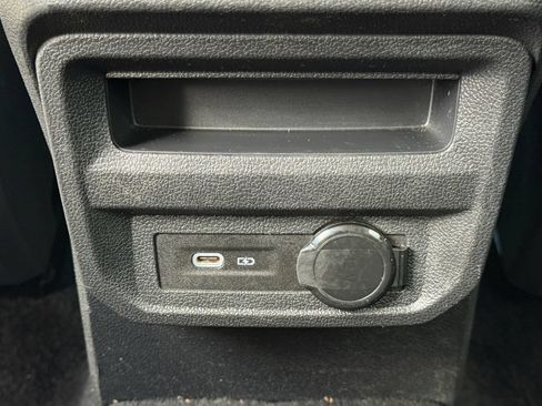 Used 2023 Volkswagen Tiguan SE FWD image 28