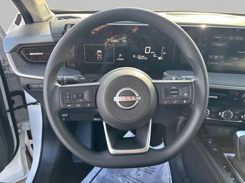 Used 2025 Nissan Kicks SV image 23