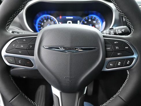 New 2026 Chrysler Pacifica Select image 31