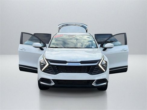 Certified 2025 Kia Sportage LX image 5