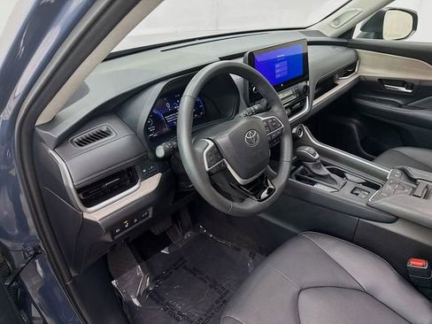 Used 2024 Toyota Grand Highlander Limited image 9