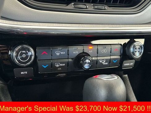 Used 2024 Jeep Compass Limited image 17