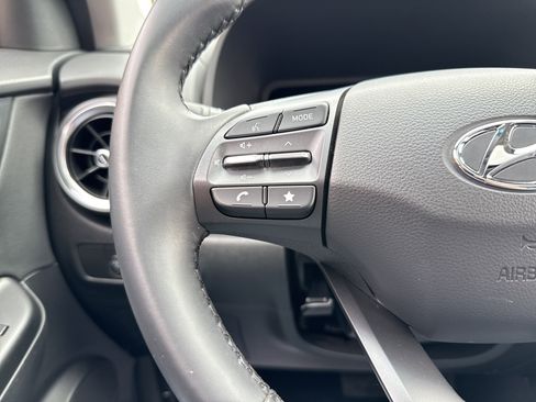 Used 2022 Hyundai Kona Limited image 29