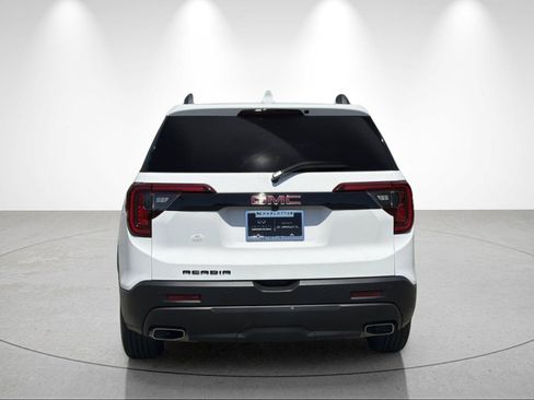 Used 2023 GMC Acadia SLE w/ Driver Convenience Package FWD image 4