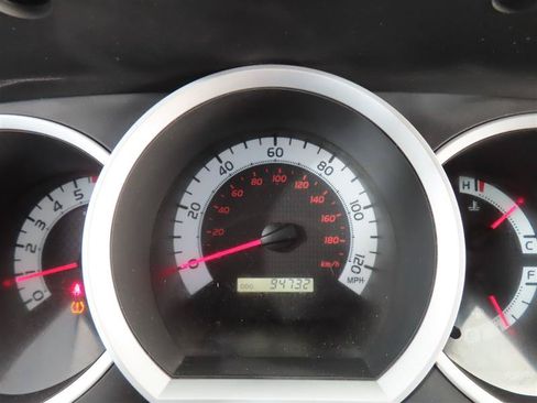 Used 2015 Toyota Tacoma PreRunner w/ Convenience Package RWD image 14