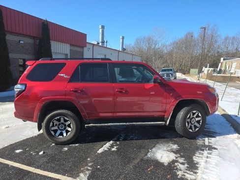 Used 2022 Toyota 4Runner TRD Off-Road image 2