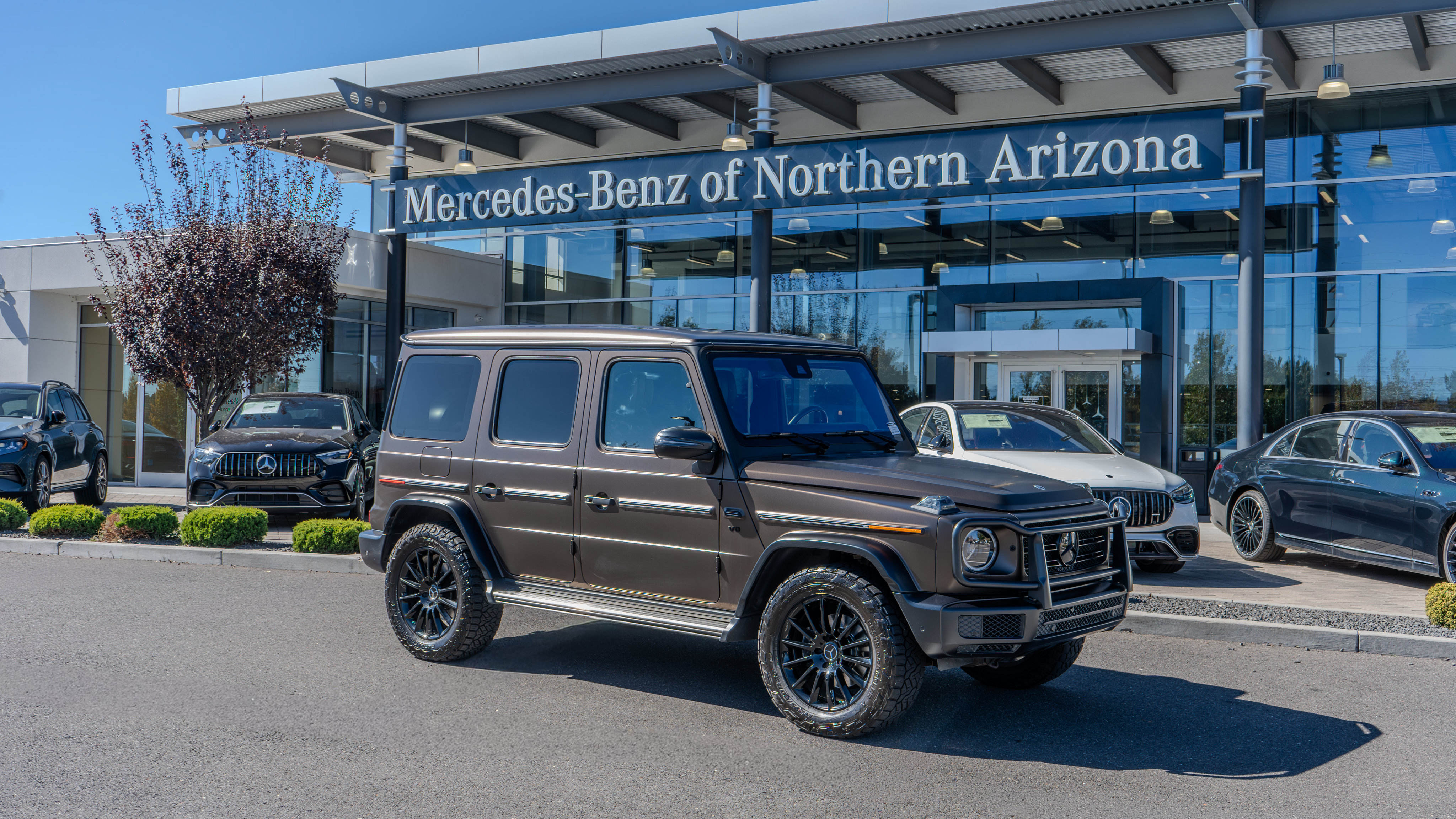 Used 2023 Mercedes-Benz G 550 image 1