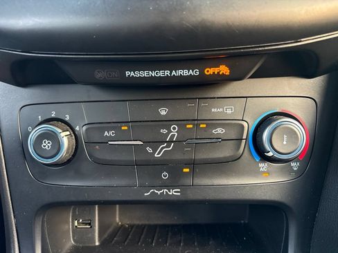 Used 2018 Ford Focus S FWD image 23