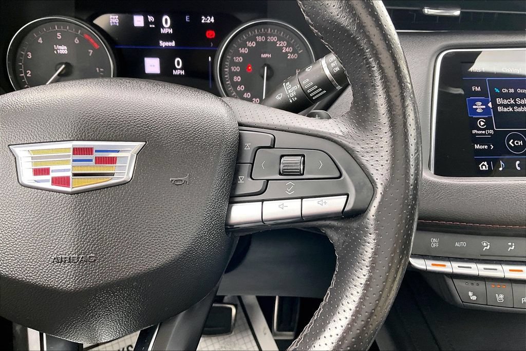 Used 2022 Cadillac XT4 Sport w/ Sun And Sound Package AWD/4WD image 13