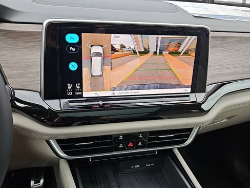 New 2026 Volkswagen Atlas SEL Premium R-Line image 18