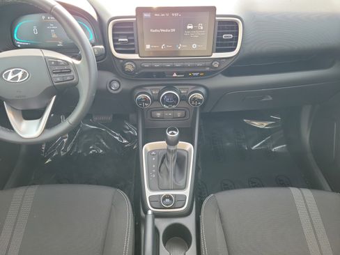 Used 2025 Hyundai Venue SEL FWD image 27