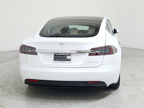 Used 2020 Tesla Model S Long Range Plus image 2