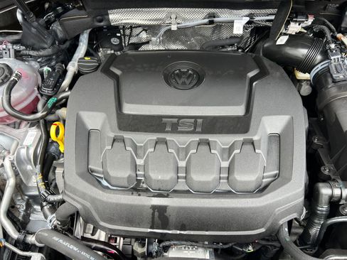 Used 2024 Volkswagen Tiguan Wolfsburg Edition image 35