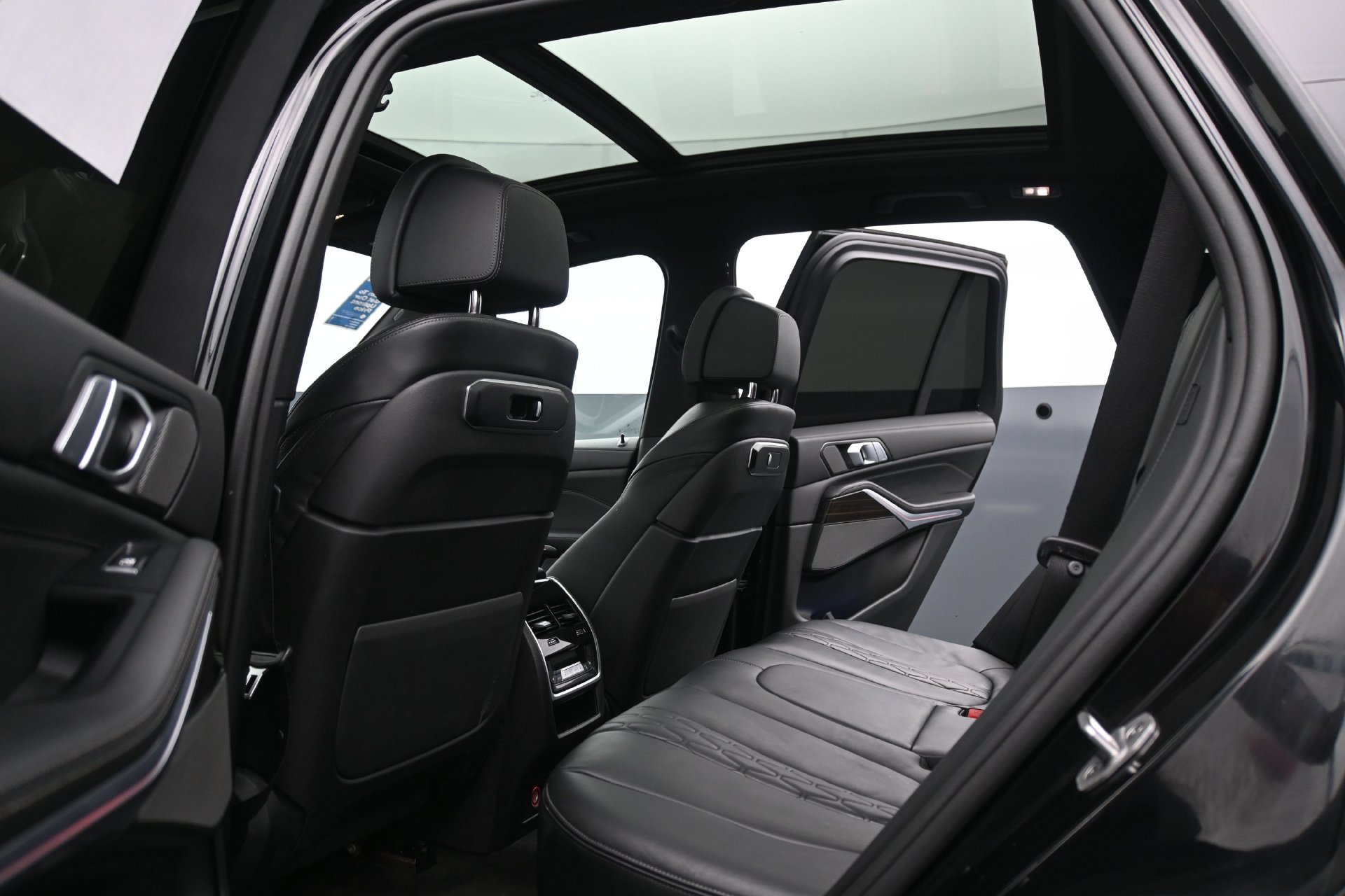 Used 2025 BMW X5 xDrive50e AWD/4WD image 24