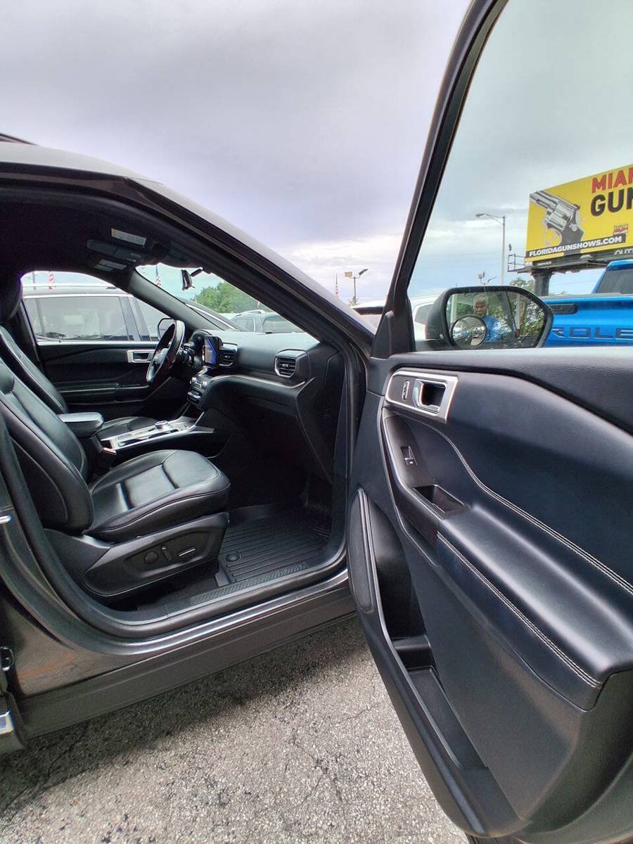 Used 2020 Ford Explorer XLT w/ Equipment Group 202A RWD image 17