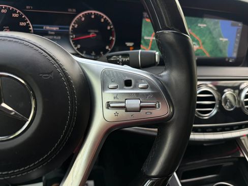 Used 2018 Mercedes-Benz S 560 Sedan image 24