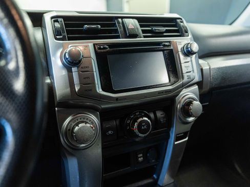 Used 2018 Toyota 4Runner SR5 Premium AWD/4WD image 11