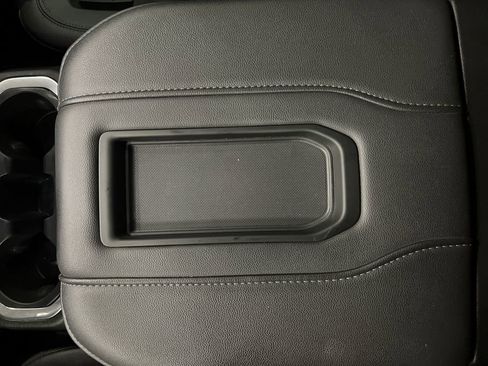 Certified 2021 Chevrolet Silverado 1500 LT Trail Boss w/ Convenience Package II AWD/4WD image 26
