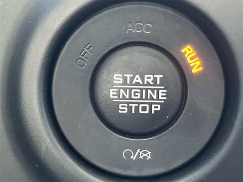 Used 2021 Jeep Gladiator Sport image 27