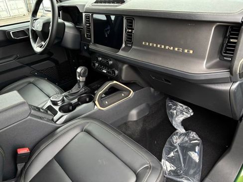 New 2025 Ford Bronco Badlands image 24
