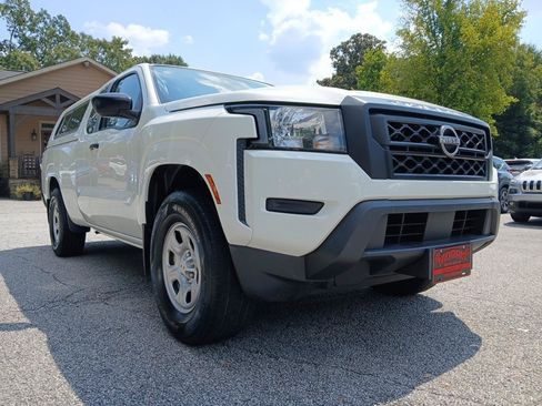 Used 2022 Nissan Frontier S RWD image 4