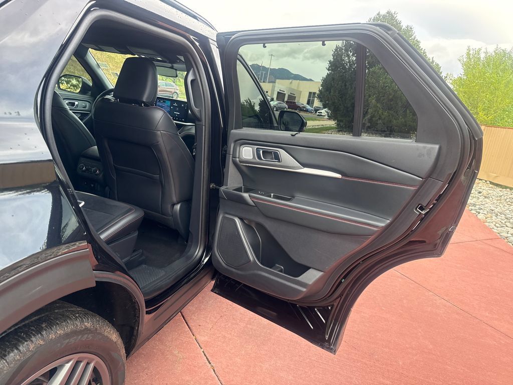 Used 2025 Ford Explorer ST AWD/4WD image 25