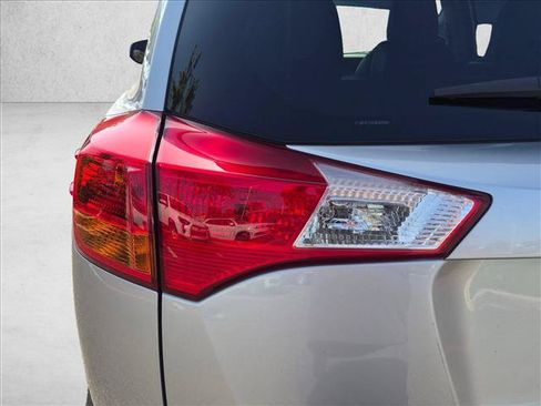 Used 2014 Toyota RAV4 XLE FWD image 5