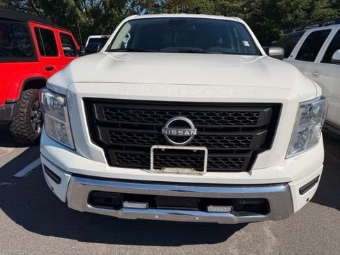 Used 2023 Nissan Titan SV w/ SV Convenience Package RWD image 8
