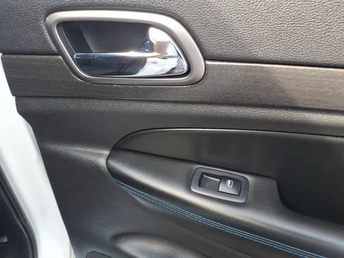 Used 2018 Jeep Grand Cherokee Laredo image 15