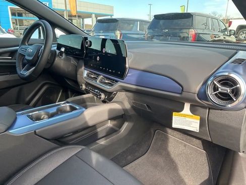 New 2026 Chevrolet Equinox EV LT image 33