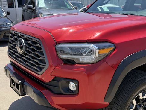 Used 2022 Toyota Tacoma TRD Off-Road w/ TRD Premium Off Road Package AWD/4WD image 14