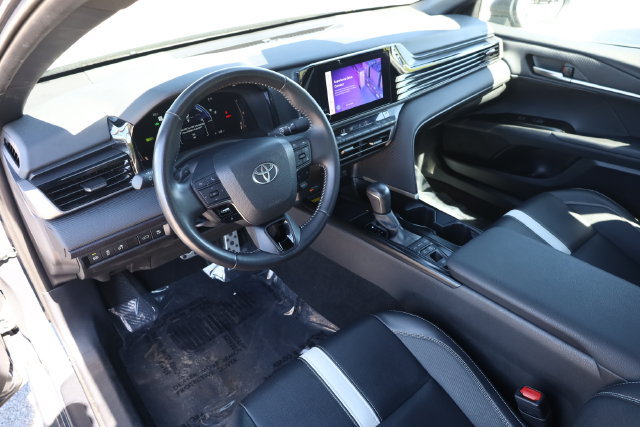 Used 2025 Toyota Camry SE FWD image 12